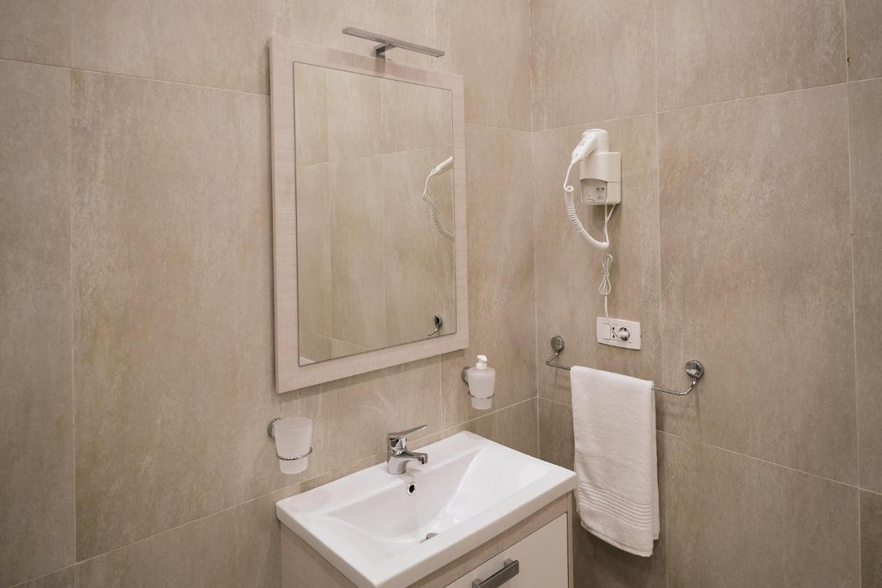 In Center Hotel Τίρανα Εξωτερικό φωτογραφία