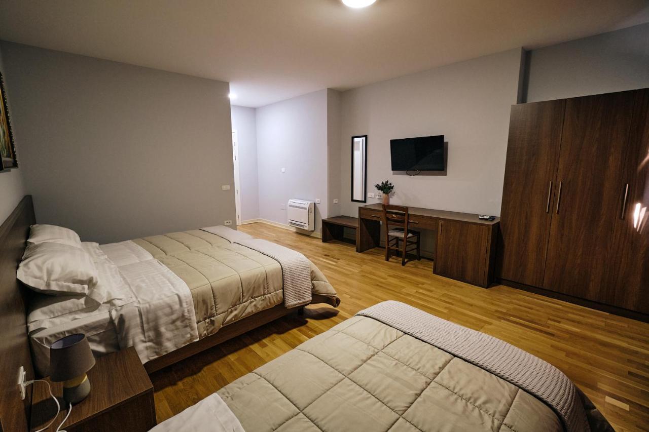 In Center Hotel Τίρανα Εξωτερικό φωτογραφία