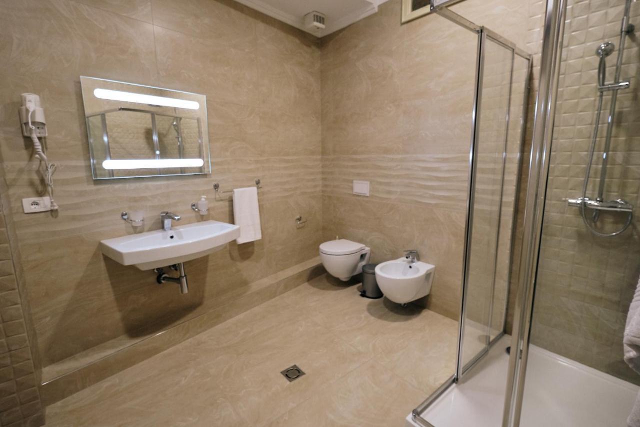 In Center Hotel Τίρανα Εξωτερικό φωτογραφία